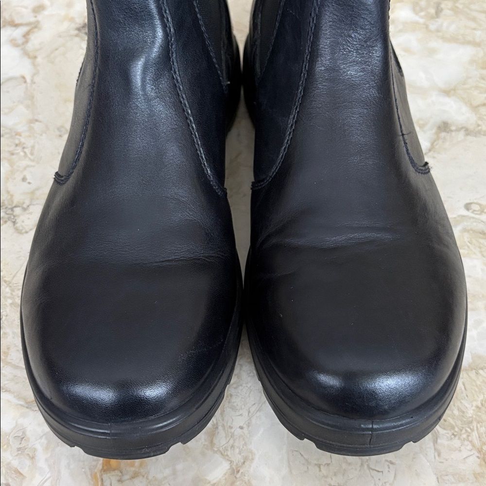 WindRiver Leather Chelsea Boots – Mark’s Work Warehouse | Rugged & Classic - Picture 5 of 13